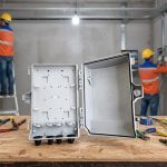 Bên trong Hộp đấu dây điện thoại đã được lắp đặt