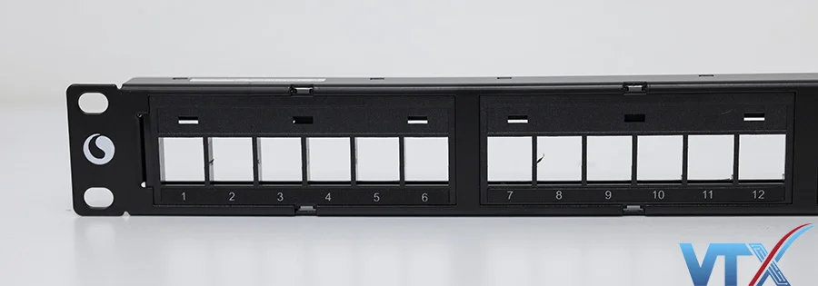Patch Panel COMMSCOPE 24 Port (4)