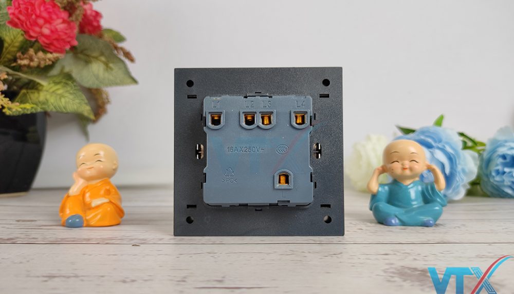 Công tắc âm tường 4 công tắc Tenko TK-F71-A-04