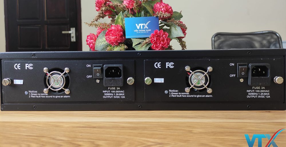 Bộ khung nguồn tập trung converter quang 14 cổng Upcom