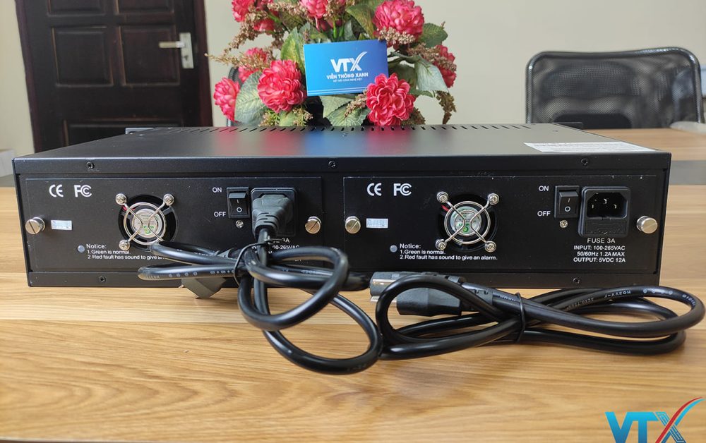Bộ khung nguồn tập trung converter quang 14 cổng Upcom