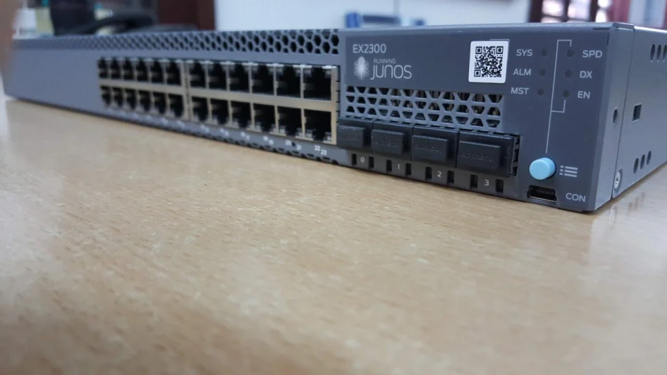 Switch chia mạng Juniper 24 Port 10/100/1000BaseT EX2300-24T