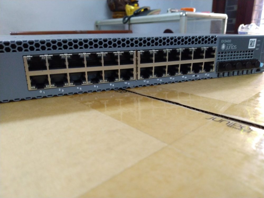 Switch Juniper 24 Port 10/100/1000BaseT EX3400-24T-DC