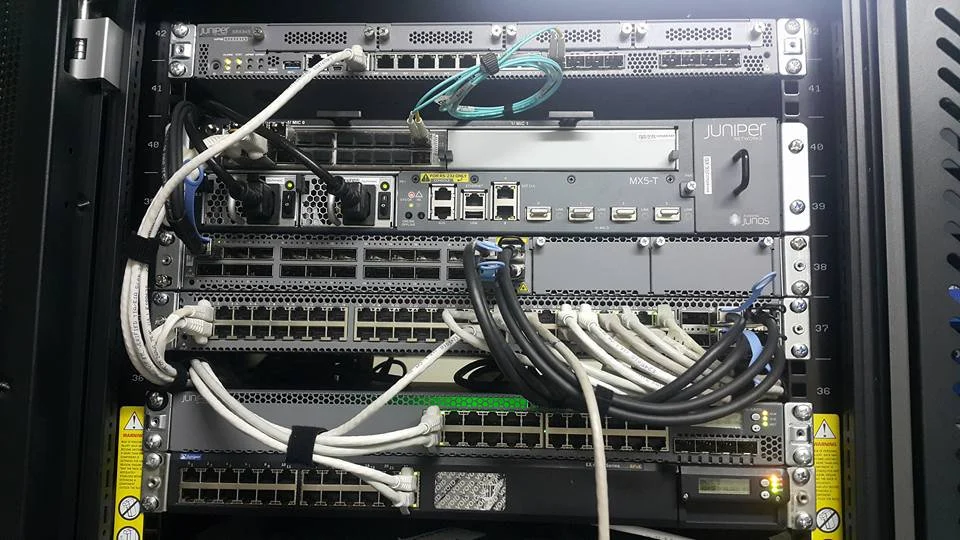Switch Juniper 24 Port 10/100/1000BaseT EX4300-24P-TAA