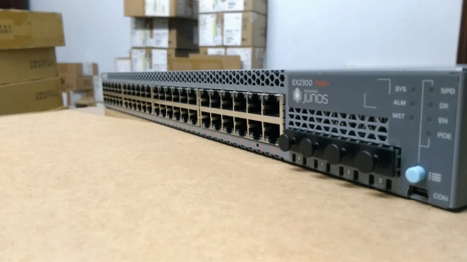 Switch Juniper 48 Port 10/100/1000BaseT EX2300-48P