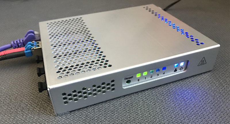 Switch chia mạng Mikrotik CRS305-1G-4S+IN