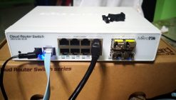 Switch chia mạng Mikrotik CRS112-8G-4S-IN