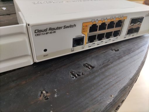 Switch chia mạng Mikrotik CRS112-8P-4S-IN