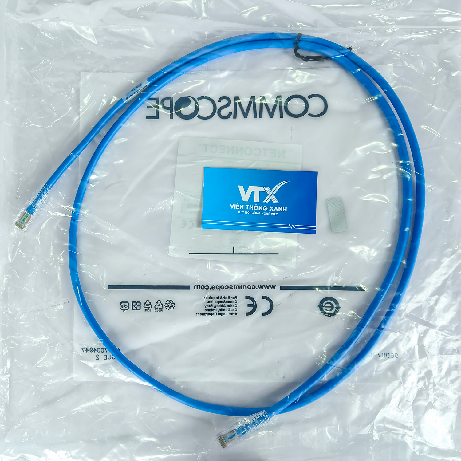 Dây nhảy cáp mạng Cat6 UTP 5ft 1.5m màu xanh NPC06UVDB-BL005F (1)