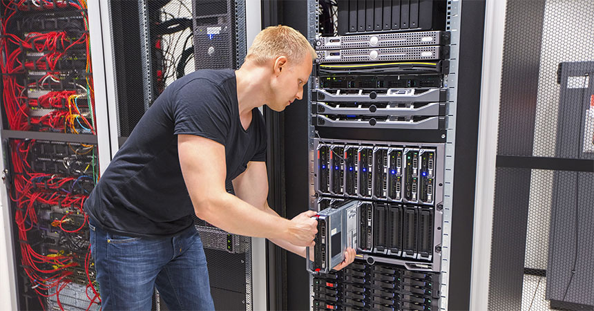 hình ảnh máy chủ phiến trên tủ Rack