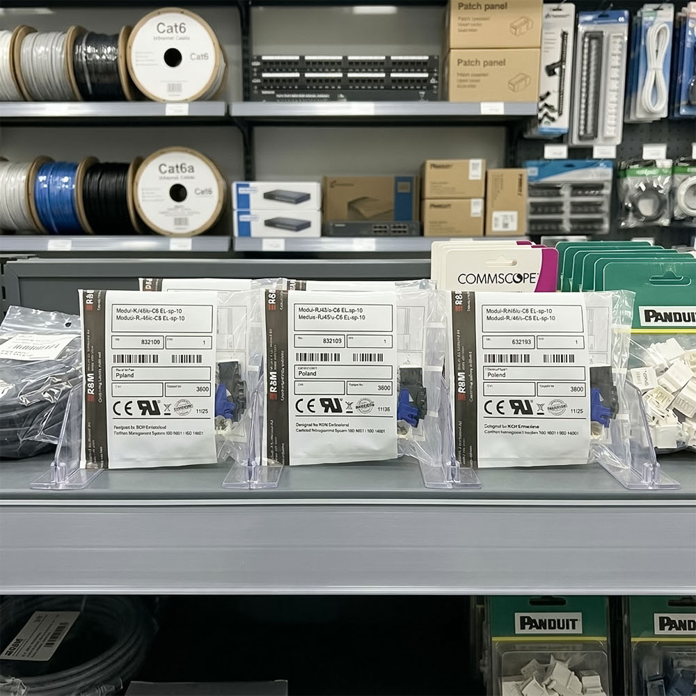 Module RJ45 Cat6 R&M R832193 được bày bán tại cửa hàng.j...pg