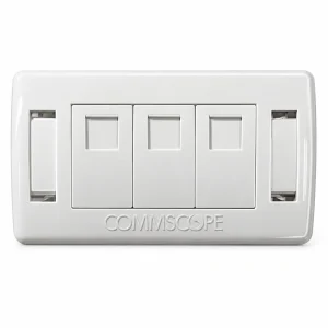 Mặt Ổ Cắm Mạng Commscope Phiên Bản Có Nắp Che 3 Cổng (2-1427030-3)